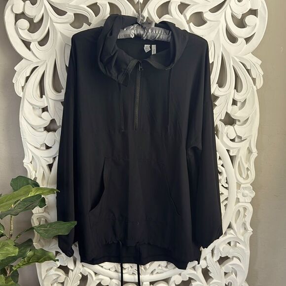 Z by Zella Lightweight Popover Tunic - Picture 1 of 9